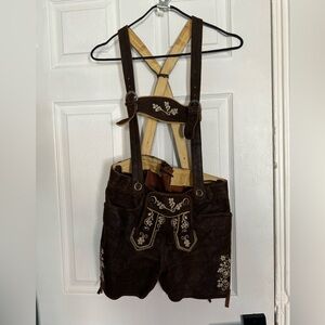 Women’s lederhosen
